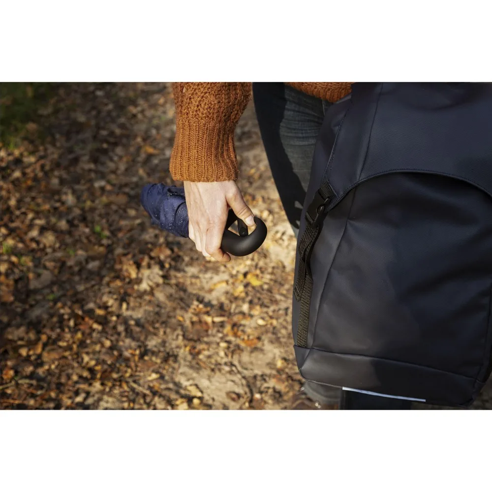 Carabiner RCS RPET opvouwbare paraplu 21 inch productfoto 2 - Hidalgo-werbeartikel Carabiner RCS RPET opvouwbare paraplu 21 inch — productfoto 2