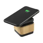 Bamboo Block Speaker met draadloze oplader — productfoto 5
