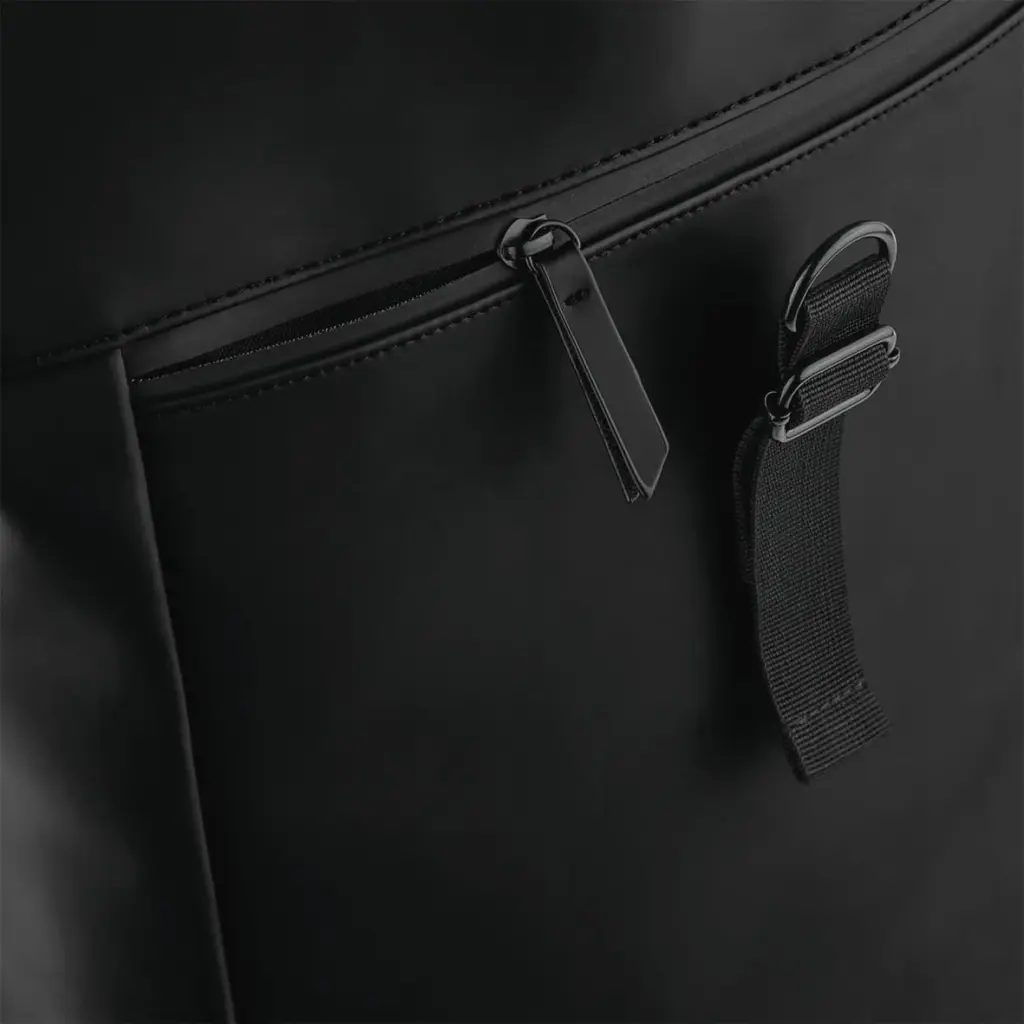 BG335-2_2024 - Hidalgo Rugzak met roll-top van mat polyurethaan — productfoto 3