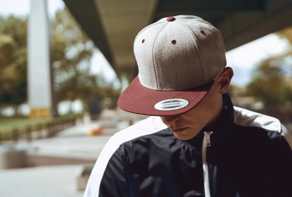 Classic snapbackpet in twee kleuren — productfoto 2
