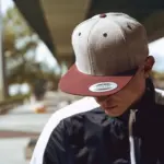 Classic snapbackpet in twee kleuren — productfoto 2