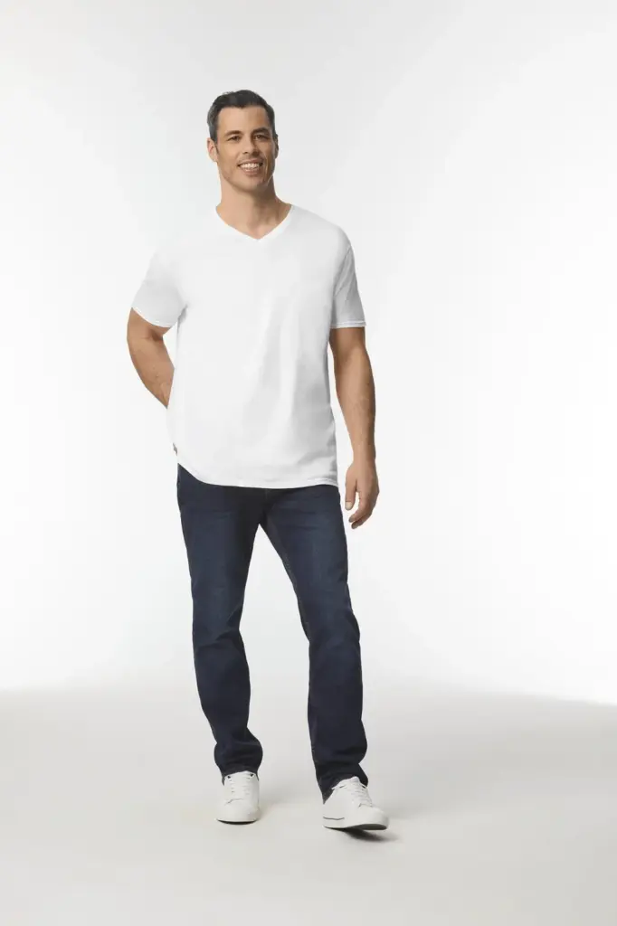 Softstyle Euro Fit Adult V-neck T-shirt — productfoto 4
