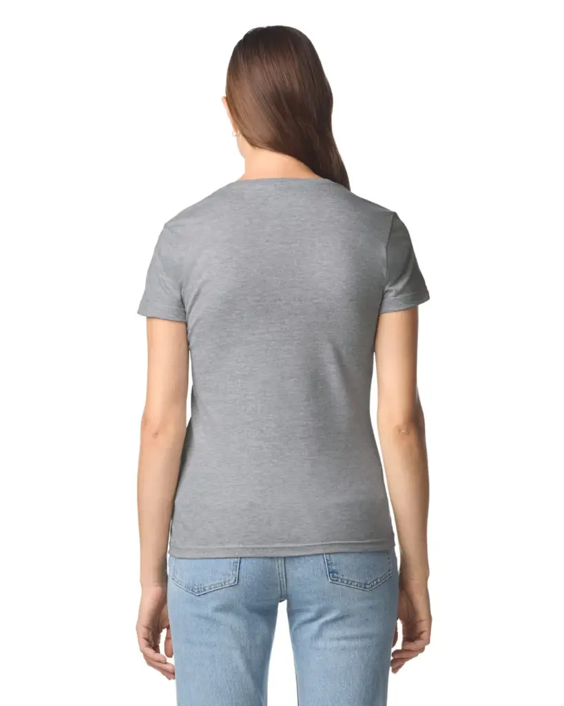 Softstyle® Fitted Ladies' V-neck T-shirt — productfoto 3