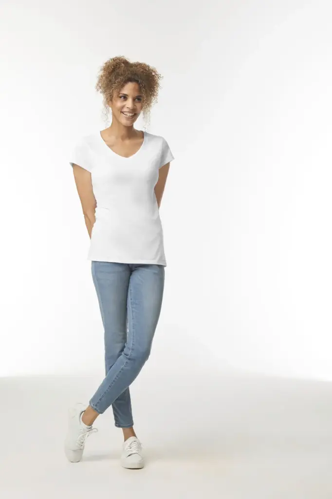 Softstyle® Fitted Ladies' V-neck T-shirt — productfoto 6