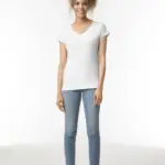 Softstyle® Fitted Ladies' V-neck T-shirt — productfoto 7
