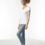 Softstyle® Fitted Ladies' V-neck T-shirt — productfoto 9