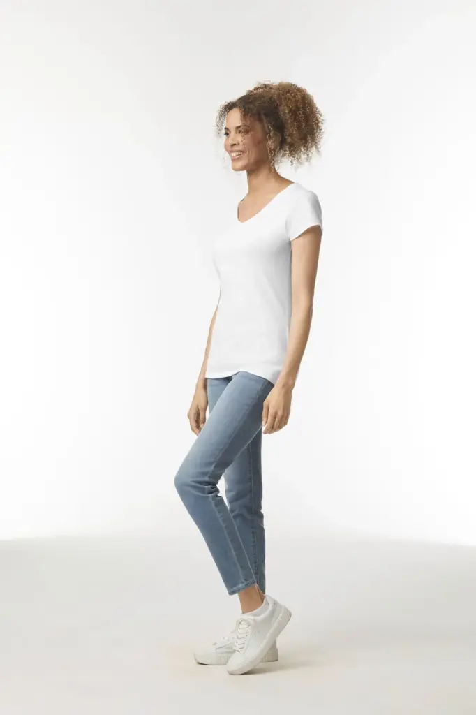 Softstyle® Fitted Ladies' V-neck T-shirt — productfoto 9
