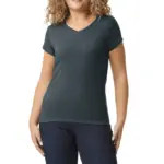 Softstyle® Fitted Ladies' V-neck T-shirt, dark heather — productfoto 17