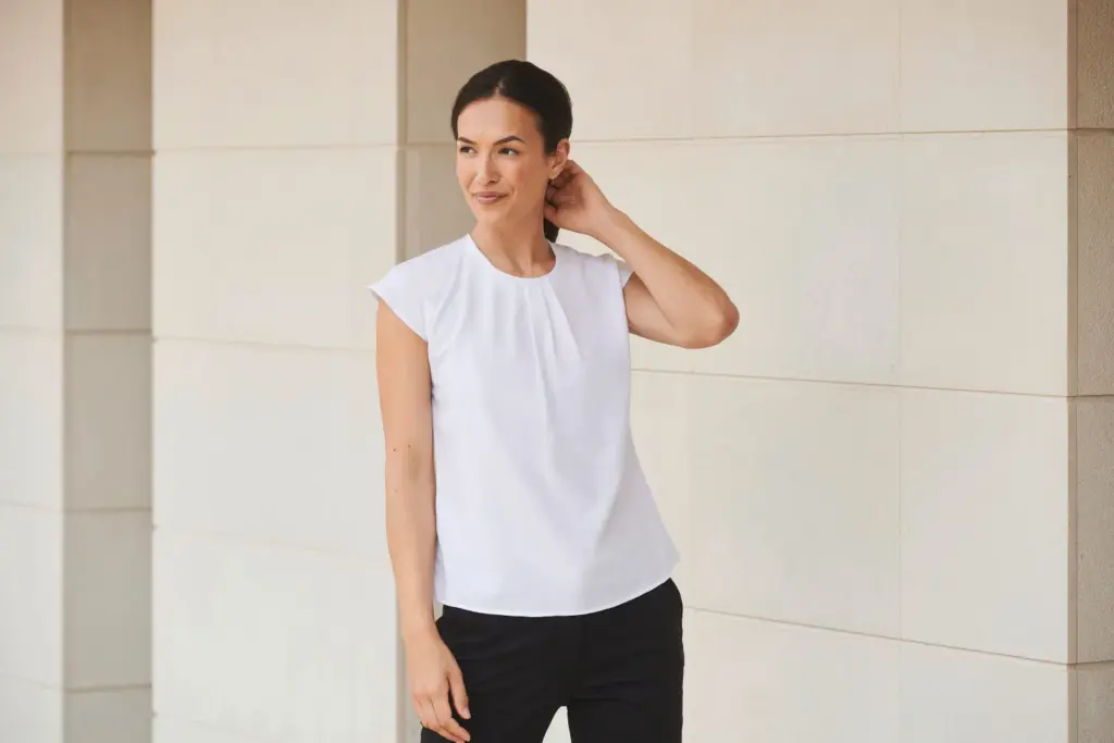 Ladies pleat front blouse — productfoto 2