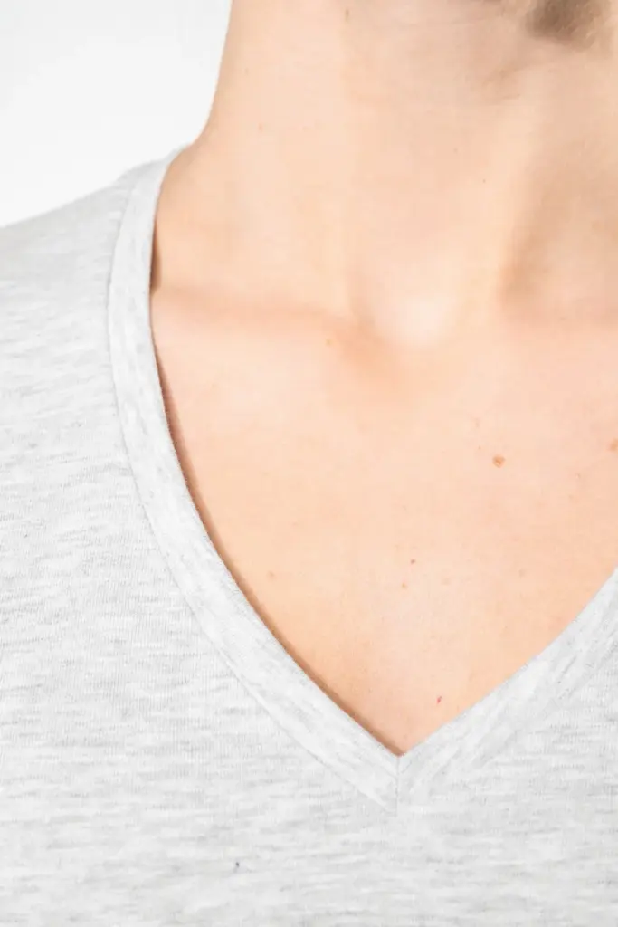 K381-07_2025 - Hidalgo-werbeartikel Dames T-shirt v-hals met korte mouwen — productfoto 2