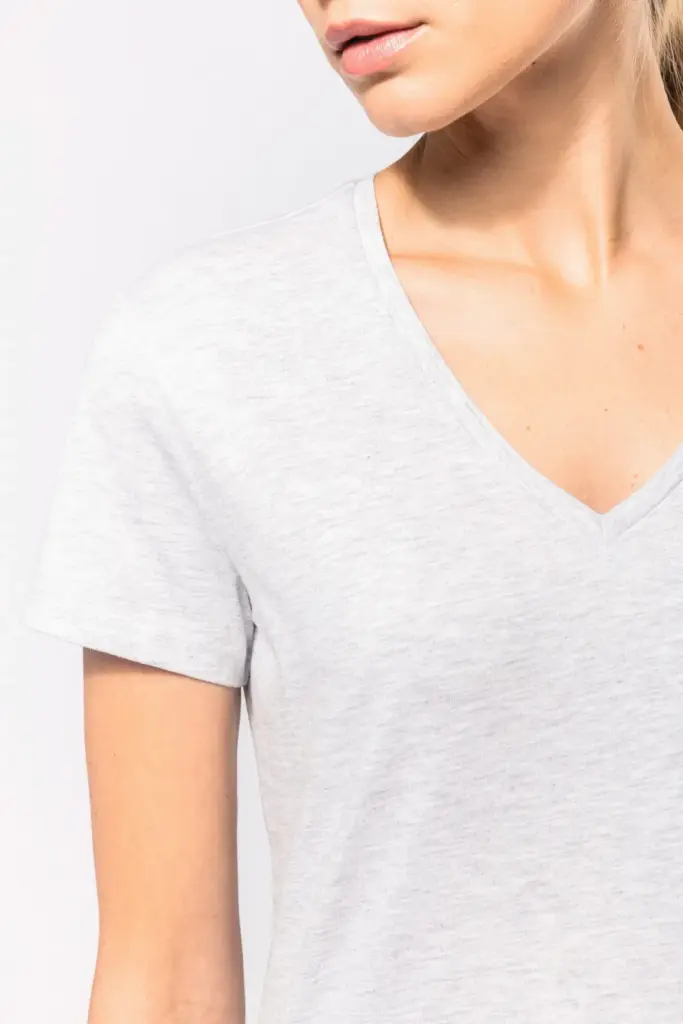 K381-12_2022 - Hidalgo-werbeartikel Dames T-shirt v-hals met korte mouwen — productfoto 3