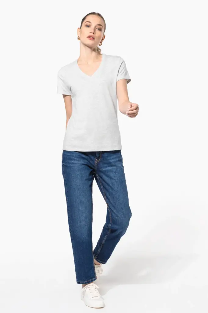 K381-05_2025 - Hidalgo-werbeartikel Dames T-shirt v-hals met korte mouwen — productfoto 4
