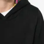 Sweater met contrasterende capuchon met motief — productfoto 9