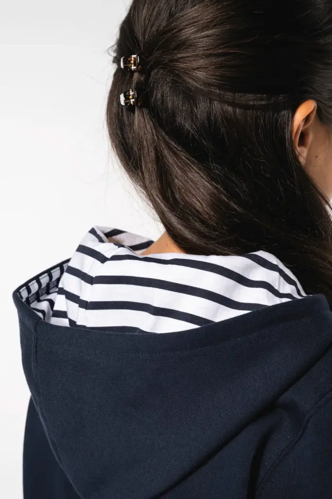 Sweater met contrasterende capuchon met motief — productfoto 11