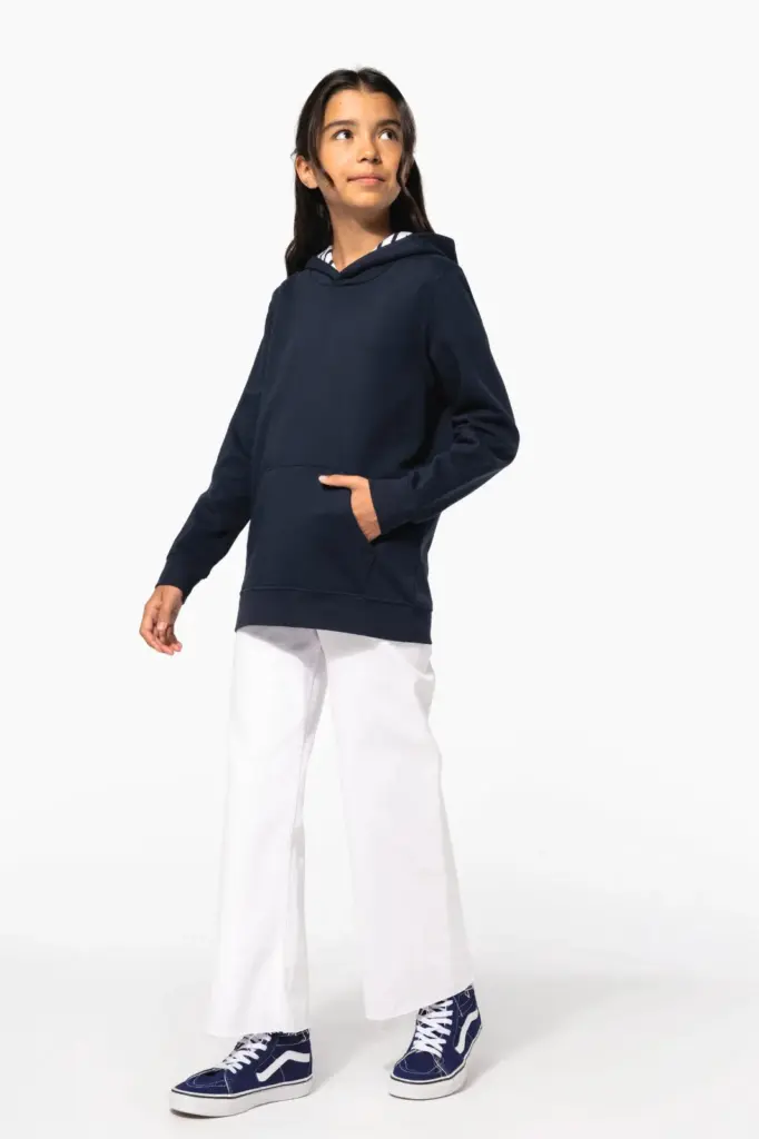 Sweater met contrasterende capuchon met motief — productfoto 15