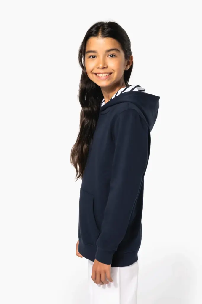 Sweater met contrasterende capuchon met motief — productfoto 18
