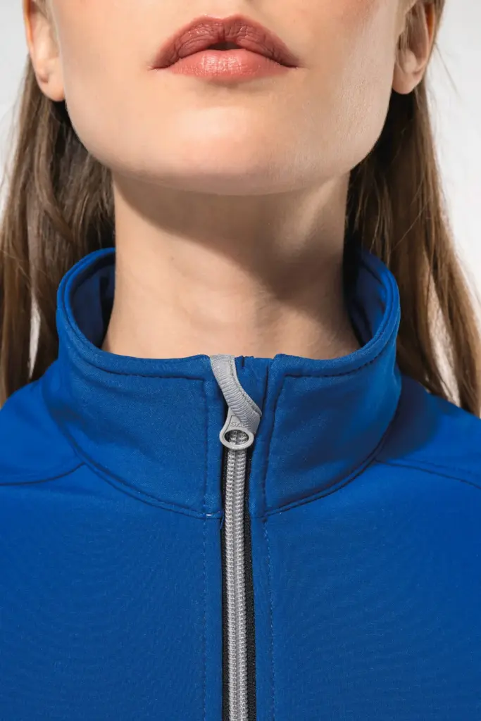 2-laagse damessoftshelljas — productfoto 1