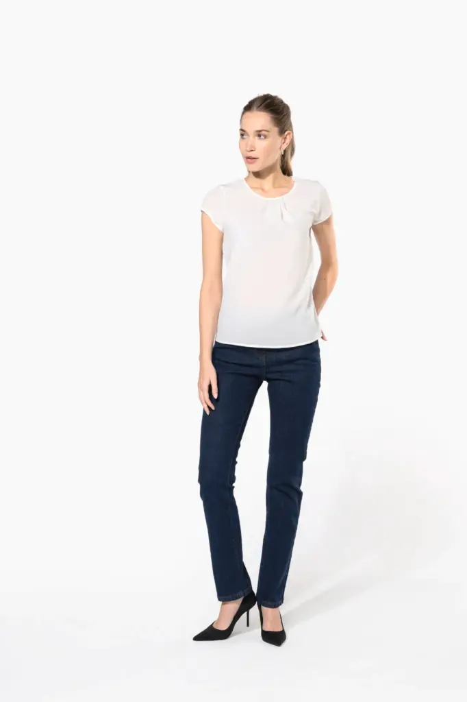 K5002-04_2025 - Hidalgo-werbeartikel Damesblouse in crêpe met korte mouwen — productfoto 4