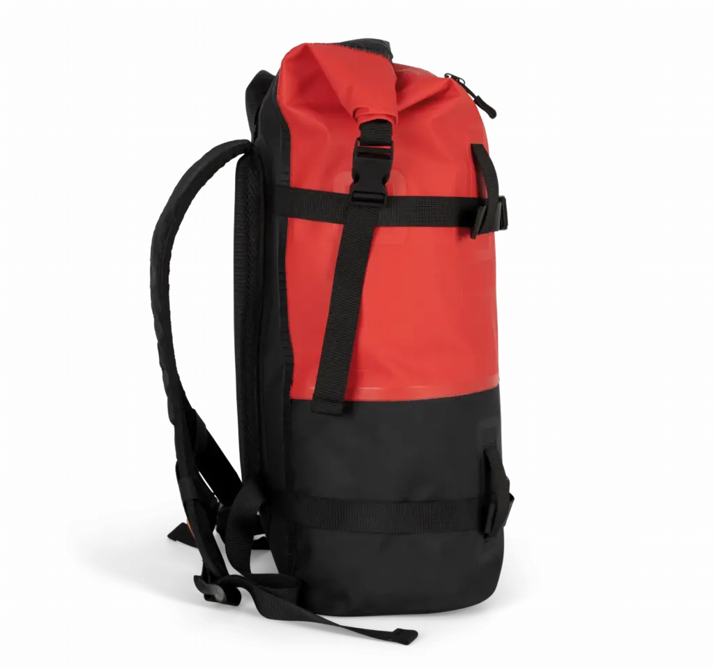PS_KI0187-S_RED-BLACK - Hidalgo Waterdichte rugzak met drukriemen, red / black — productfoto 6