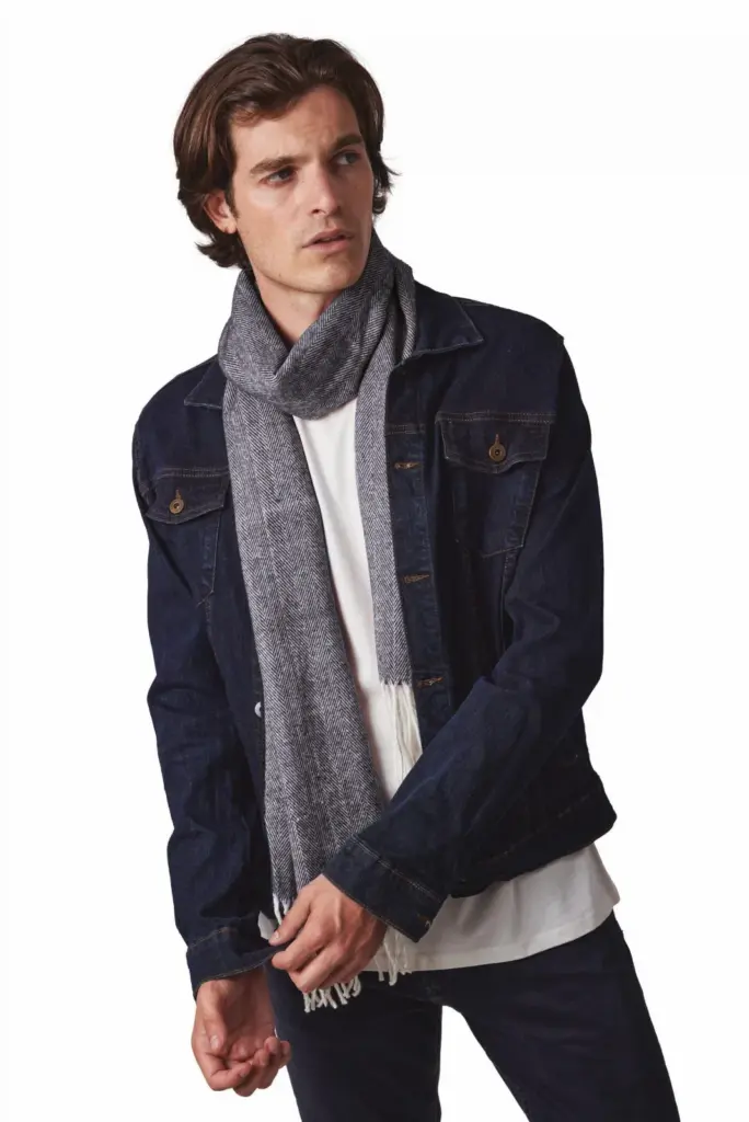 Sjaal met franjes — productfoto 2