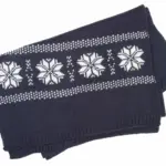 KP541_2021 - Hidalgo Gebreide kerstsjaal met sterrenpatroon