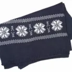 Gebreide kerstsjaal met sterrenpatroon, night navy — productfoto 2
