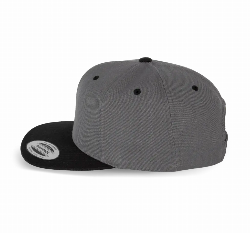 PS_KP910-S_DARKGREY-BLACK - Hidalgo-werbeartikel Flexfit pet met platte zonneklep - 6 panelen, dark grey / black — productfoto 6