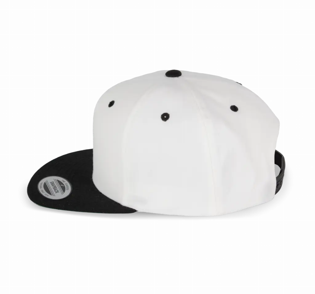 PS_KP910-S_WHITE-BLACK - Hidalgo-werbeartikel Flexfit pet met platte zonneklep - 6 panelen, white / black — productfoto 12
