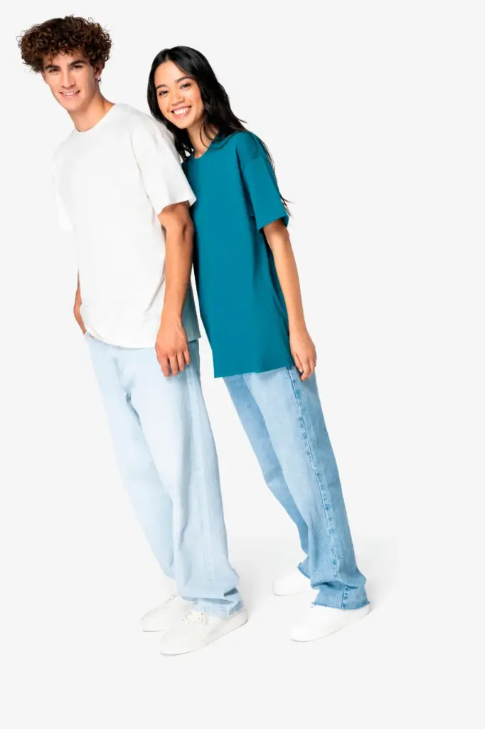 Ecologisch uniseks T-shirt met afhangende schouders — productfoto 2