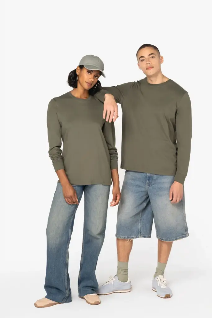 Ecologisch uniseks T-shirt met lange mouwen — productfoto 2
