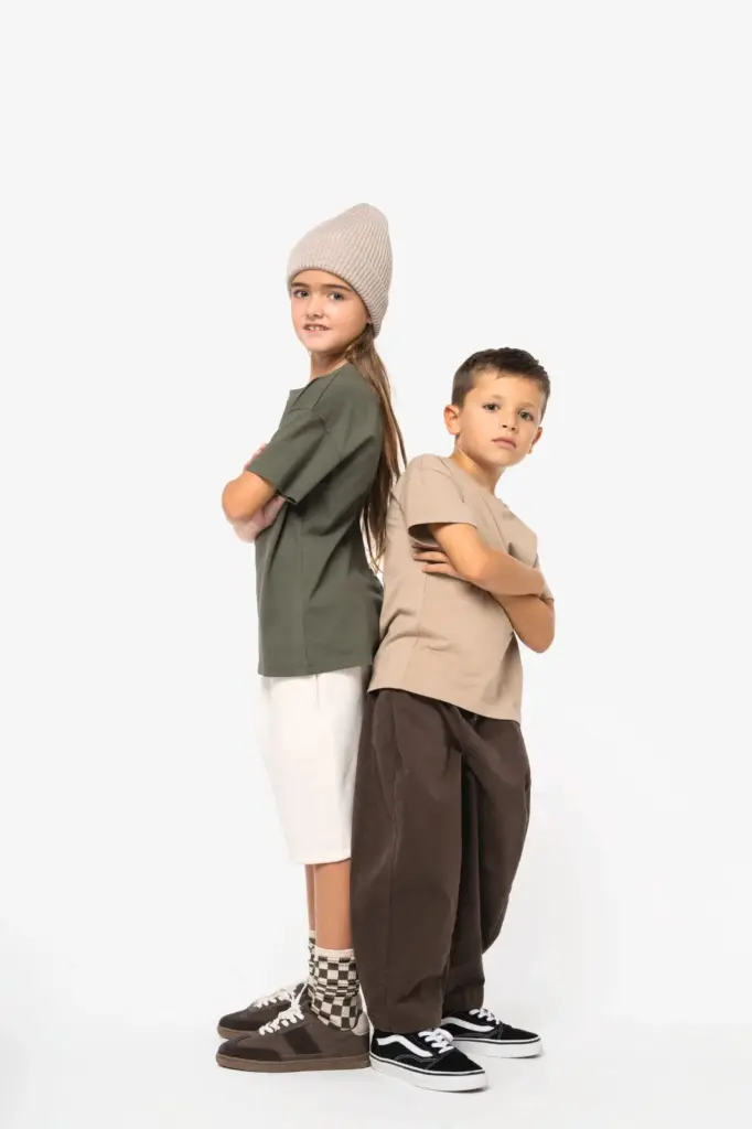 Ecologisch kinder T-shirt met afhangende schouders — productfoto 2