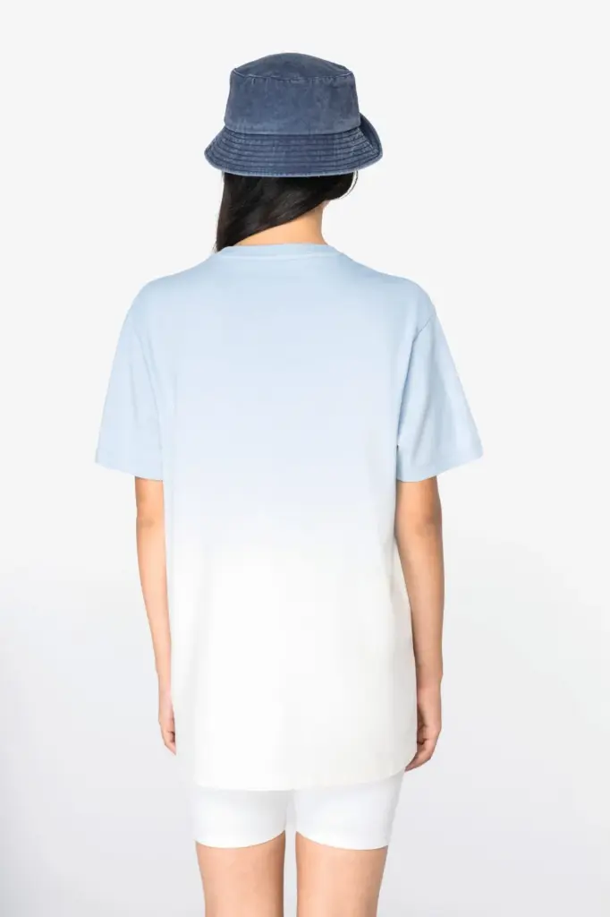 NS345-17_2023 - Hidalgo-werbeartikel Ecologisch uniseks Dip Dye T-shirt — productfoto 4