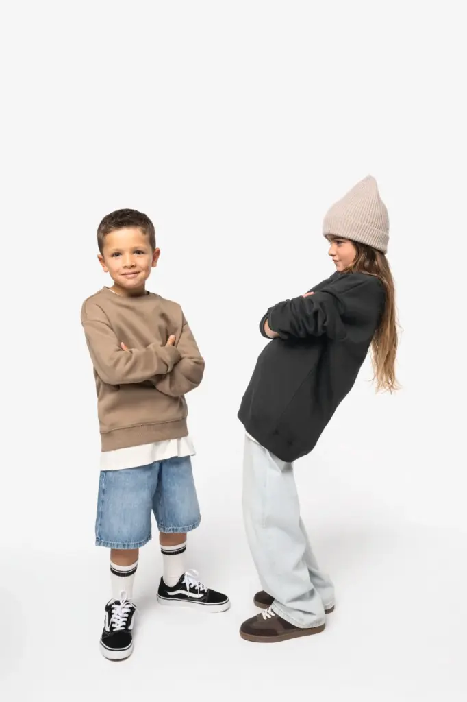 NS437-15_2025-1 - Hidalgo-werbeartikel Ecologische cropped kindersweater met ronde hals — productfoto 2