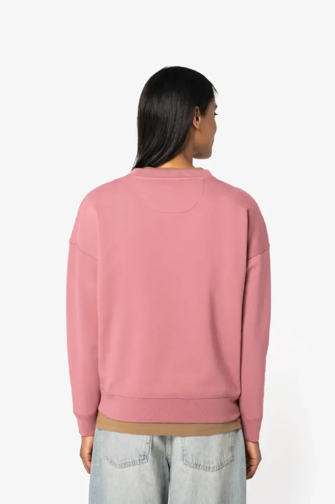 NS439-7_2026 - Hidalgo-werbeartikel Ecologische dames sweater met ronde hals en verlaagde schouders — productfoto 4