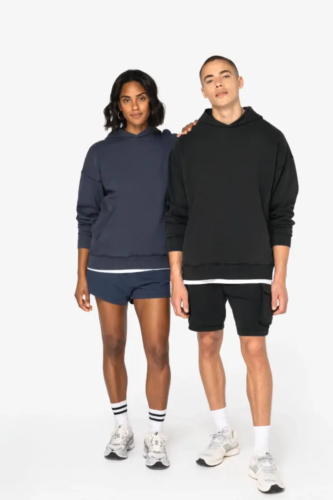 Duurzame uniseks oversized verwassen sweater met capuchon — productfoto 2