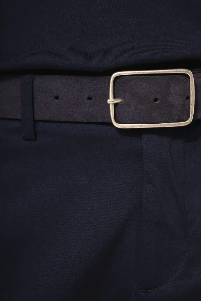 Suede leren riem — productfoto 2