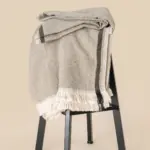 SP100-2_2025 - Handdoekeninclusieflogo Gestreepte Fouta