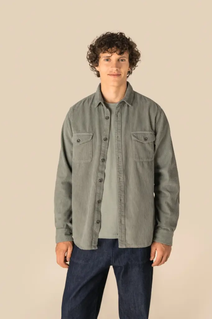 Ecologisch verwassen herenovershirt van ribfluweel