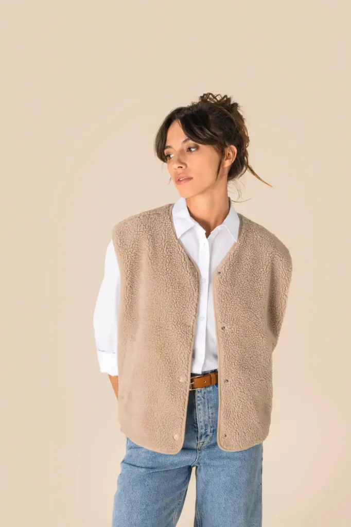 Mouwloos sherpa damesjasje — productfoto 3