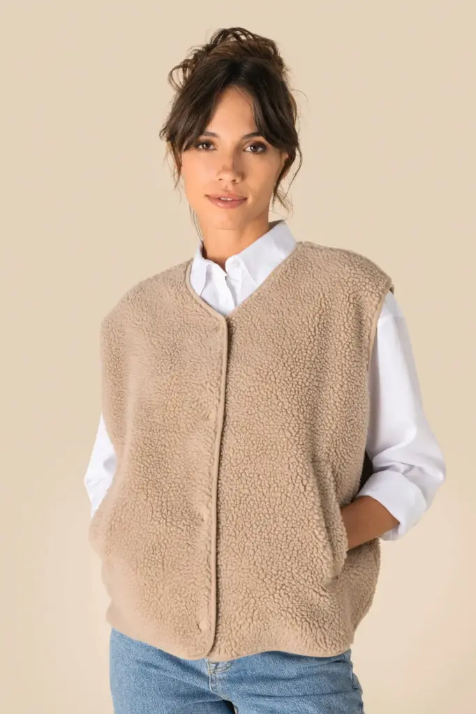 Mouwloos sherpa damesjasje — productfoto 4