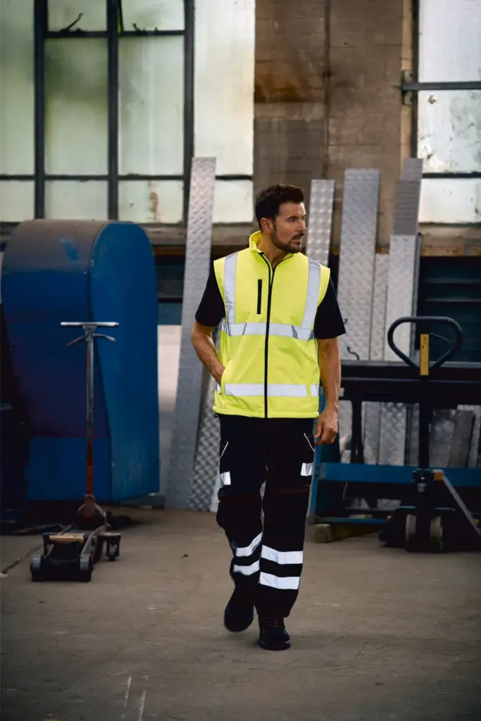Softshell veiligheidsbodywarmer — productfoto 2