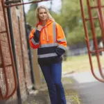 Hi-Vis sweater met capuchon — productfoto 4