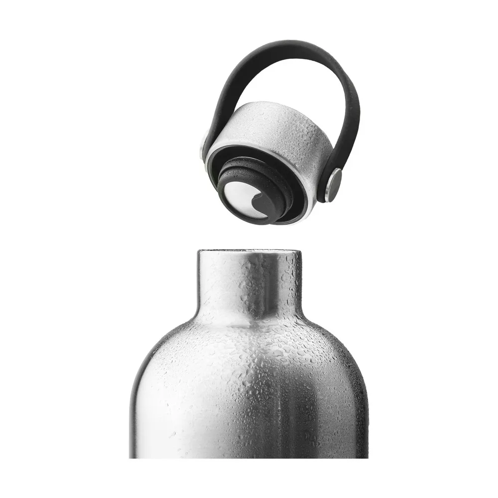 Noma Noma Recycled Steel Insulated Bottle 750 ml thermosfles productfoto 8 - Bidons & Shakers Noma Noma Recycled Steel Insulated Bottle 750 ml thermosfles — productfoto 8