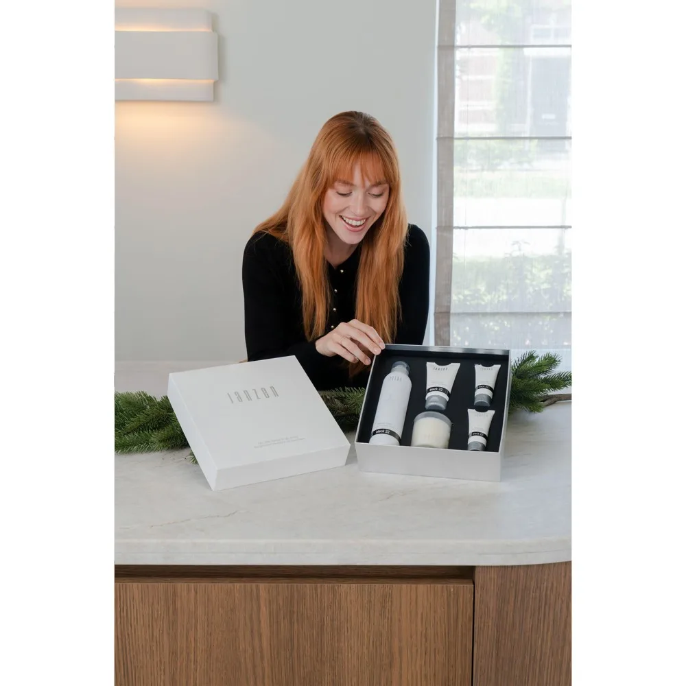 Geschenkset JANZEN Black 22 Bedruckbar Bergamot Tonka M — Produktfoto 2