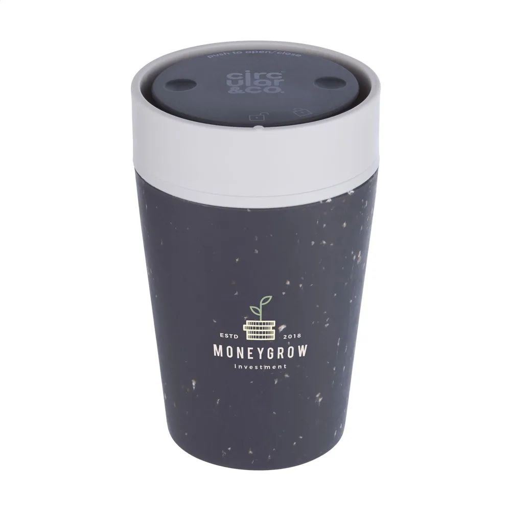 CircularCo Recycled Coffee Cup 227 ml koffiebeker productfoto 25 - Bidons & Shakers Circular&Co Recycled Coffee Cup 227 ml koffiebeker — productfoto 25