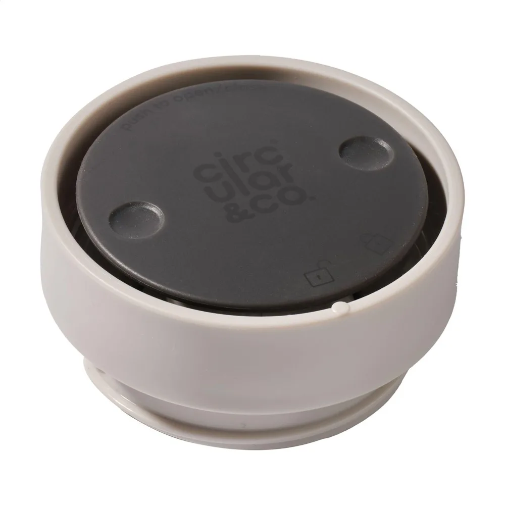 CircularCo Recycled Coffee Cup 227 ml koffiebeker productfoto 26 - Bidons & Shakers Circular&Co Recycled Coffee Cup 227 ml koffiebeker — productfoto 26