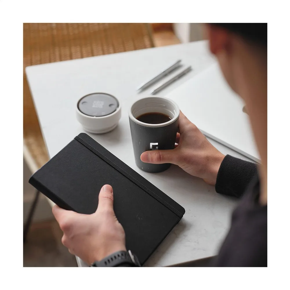 CircularCo Recycled Coffee Cup 227 ml koffiebeker productfoto 29 - Bidons & Shakers Circular&Co Recycled Coffee Cup 227 ml koffiebeker — productfoto 29