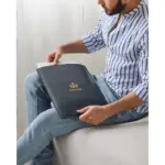Recycled Leather Laptop Sleeve 14" — productfoto 6