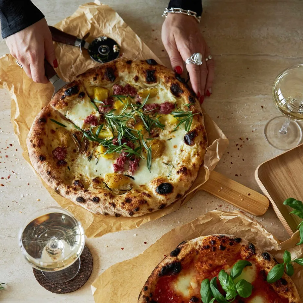 Sagaform Astrid pizzataartenset 2 st productfoto 4 - Hidalgo Sagaform Astrid pizza/taartenset 2 st. — productfoto 4
