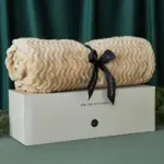 Sagaform Agnes fleece deken 130x170 cm — productfoto 2